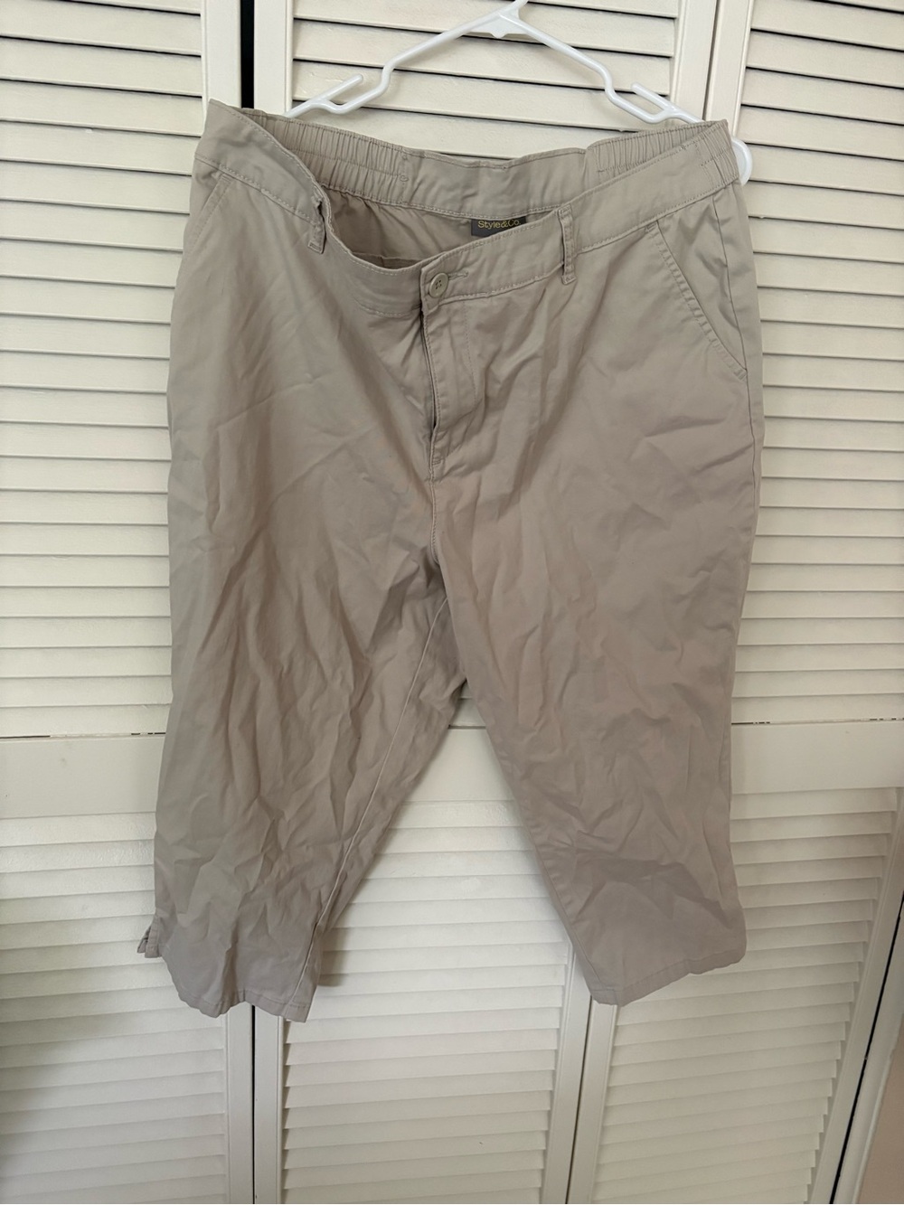 Style & Co. Beige Cropped Pants